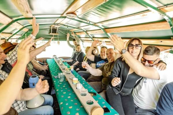 Szafaribusz az Élményudvaron Tiszabábolnán