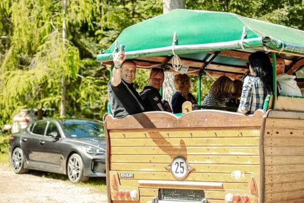 Szafaribusz az Élményudvaron Tiszabábolnán